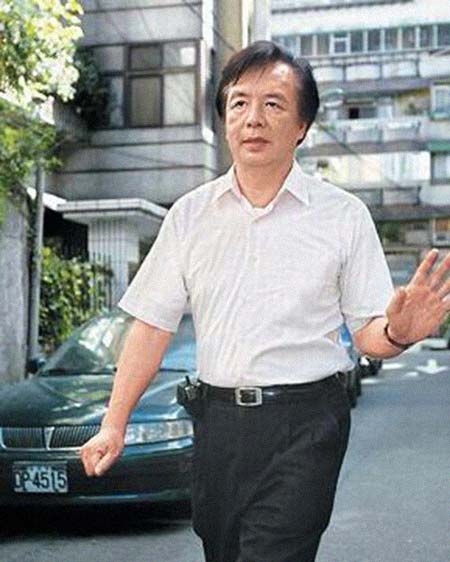 �ַ��м����͸���������Ƭ