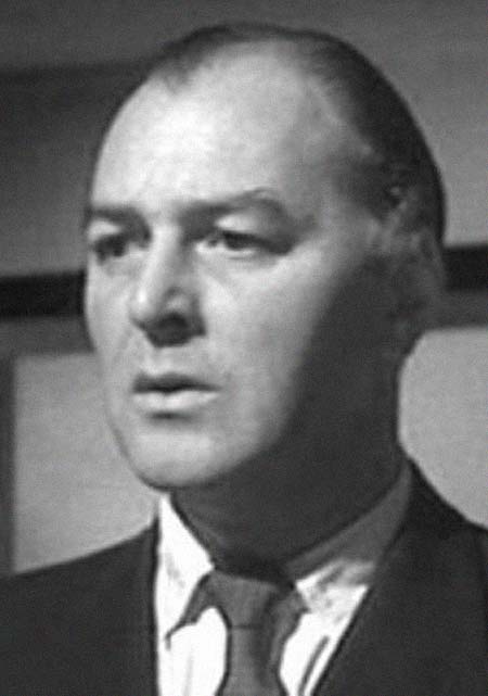 Cyril Chamberlain�����͸���������Ƭ