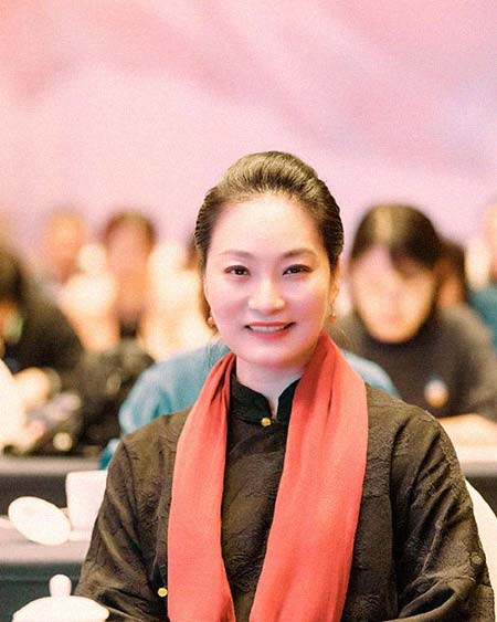 ������Խ�绨���������͸���������Ƭ