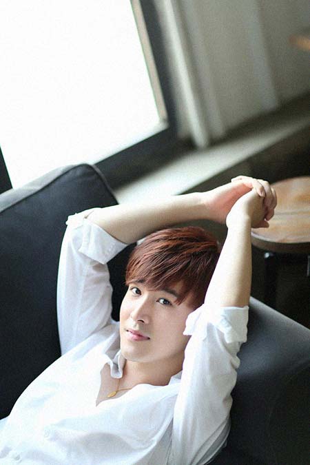 ���ϣ���Ա�������͸���������Ƭ