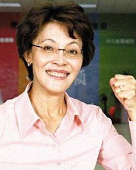 ����˳�����͸���������Ƭ