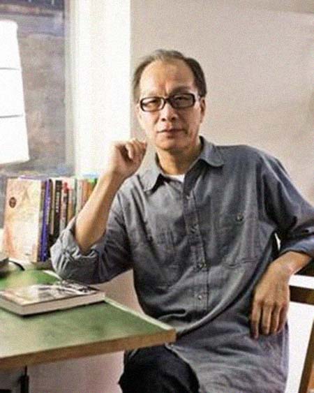 ���Ӻ�����͸���������Ƭ