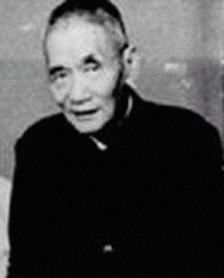 ���ۼ����͸���������Ƭ