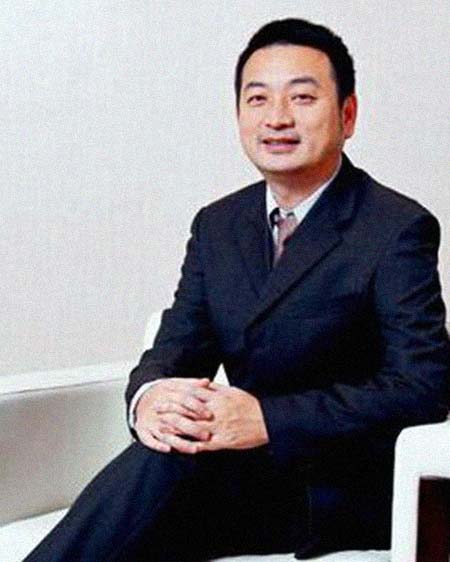 �����£���ҵ�ң������͸���������Ƭ