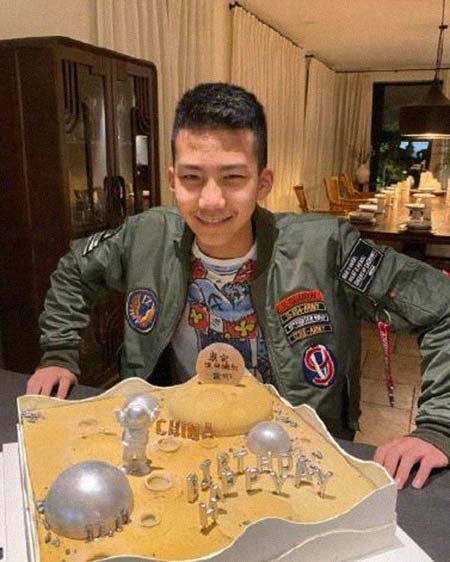 ��𩿵������֮�ӣ������͸���������Ƭ