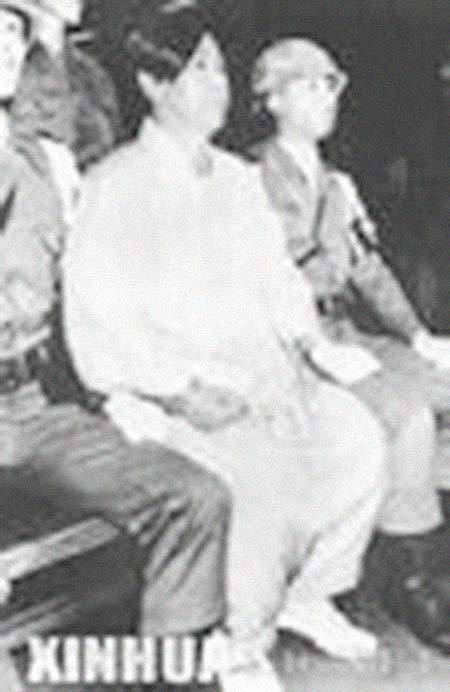 ���ع�����͸���������Ƭ