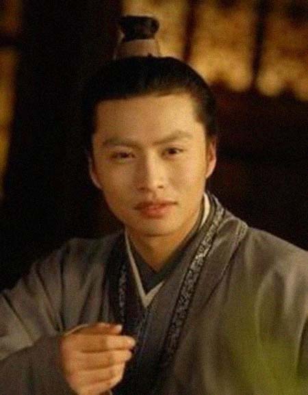 ���ؼ����͸���������Ƭ