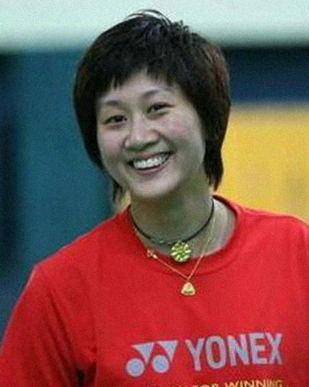 ���գ���ë���˶�Ա�������͸���������Ƭ