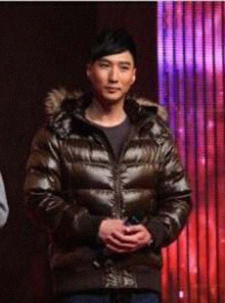 ��ΰ����������ڣ������͸���������Ƭ