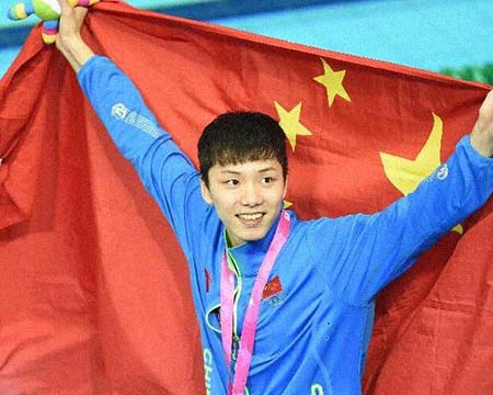 ���Դ����Ӿ�˶�Ա�������͸���������Ƭ