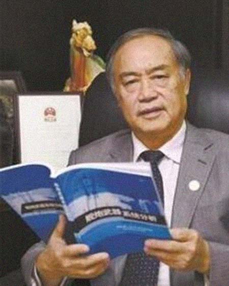 ¬��������͸���������Ƭ