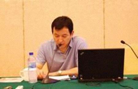 ���ĸգ���ҵ�ң������͸���������Ƭ