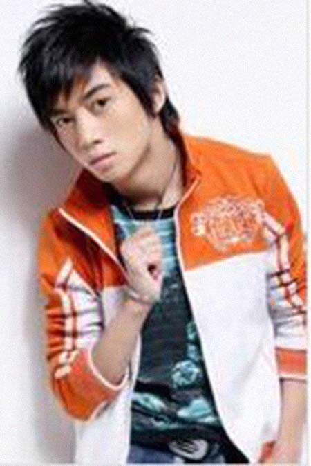 ��������Ա�������͸���������Ƭ