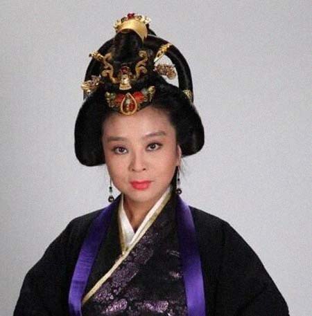 Ӯ���˼����͸���������Ƭ