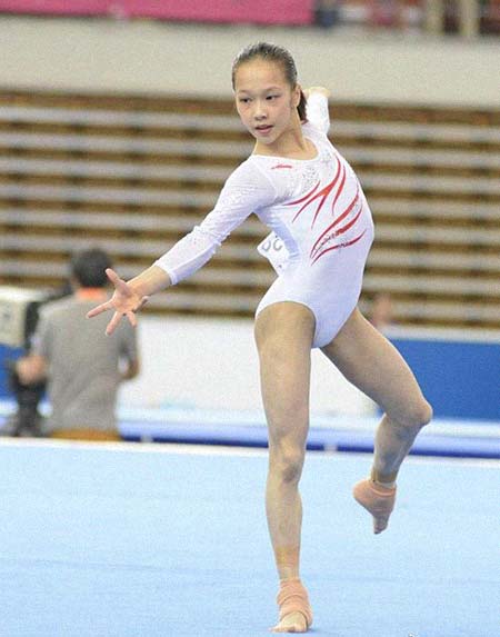 ��誣�����˶�Ա�������͸���������Ƭ