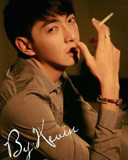 �����ģ���Ա�������͸���������Ƭ