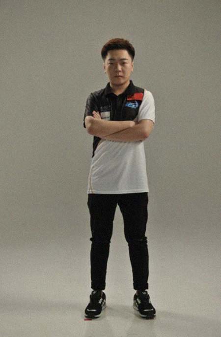 ��Ծǿ�����͸���������Ƭ