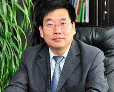 ��������У���������͸���������Ƭ