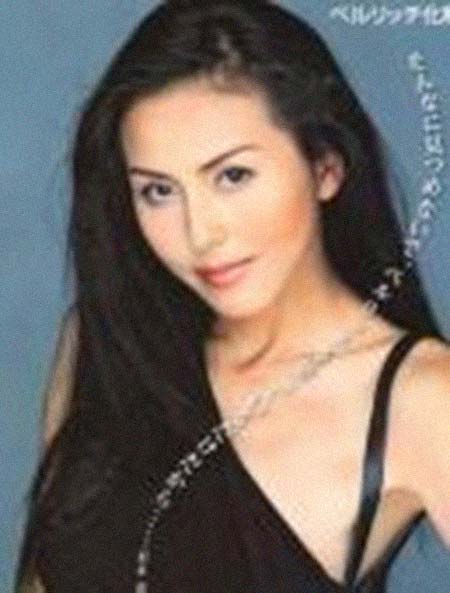 �����ʼ����͸���������Ƭ