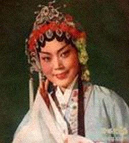 ����Ӣ�����͸���������Ƭ