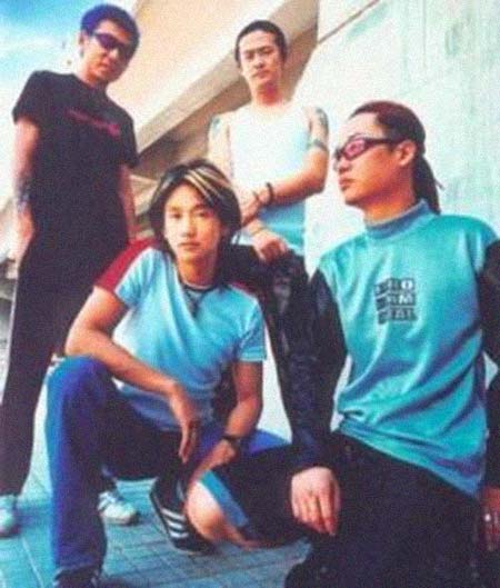 �����ֶӼ����͸���������Ƭ