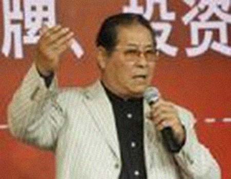 ����һ�����͸���������Ƭ