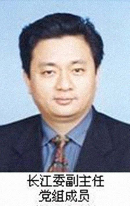 ť��ǿ�����͸���������Ƭ