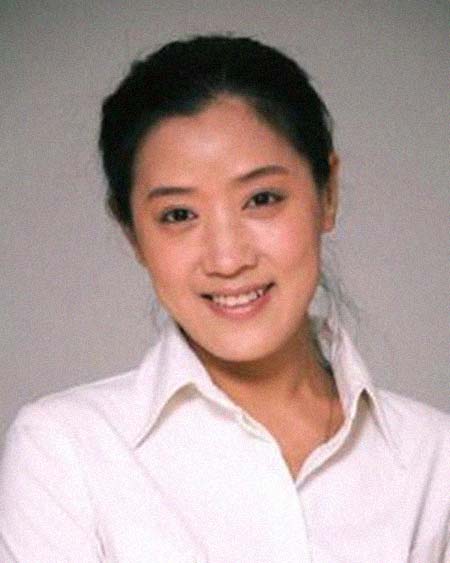 ��裨��Ա�������͸���������Ƭ