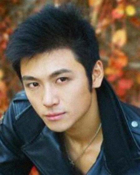 ���Σ���Ա�������͸���������Ƭ