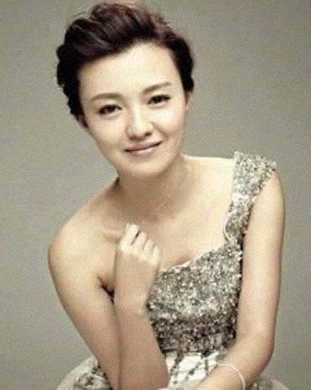 ��������Ա�������͸���������Ƭ