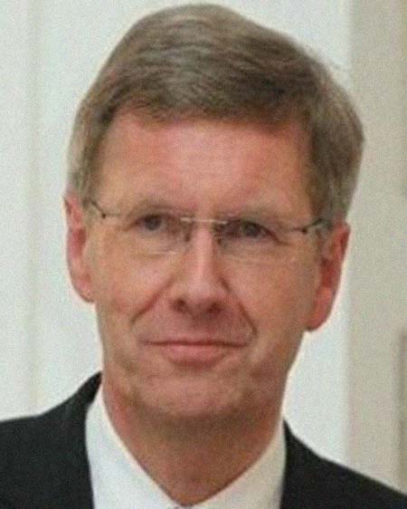 ����˹�ٰ������������͸���������Ƭ