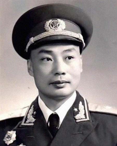 ����褼����͸���������Ƭ